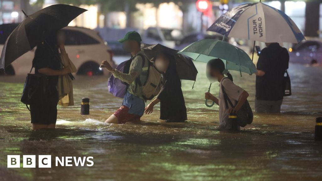 Seoul floods: At least seven dead amid heaviest rain in decades