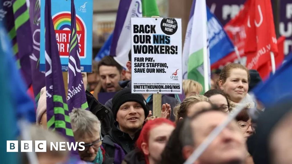 Health strikes: Staff stage 24-hour strike over pay – NewsEverything Northern Ireland