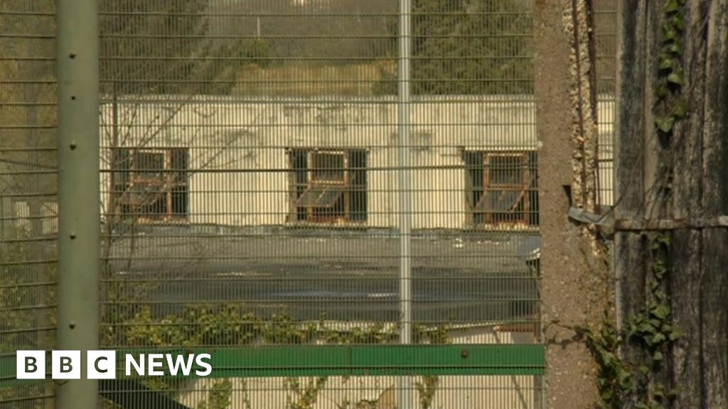 Sussex MP apologises over Bexhill migrant centre but backs scheme