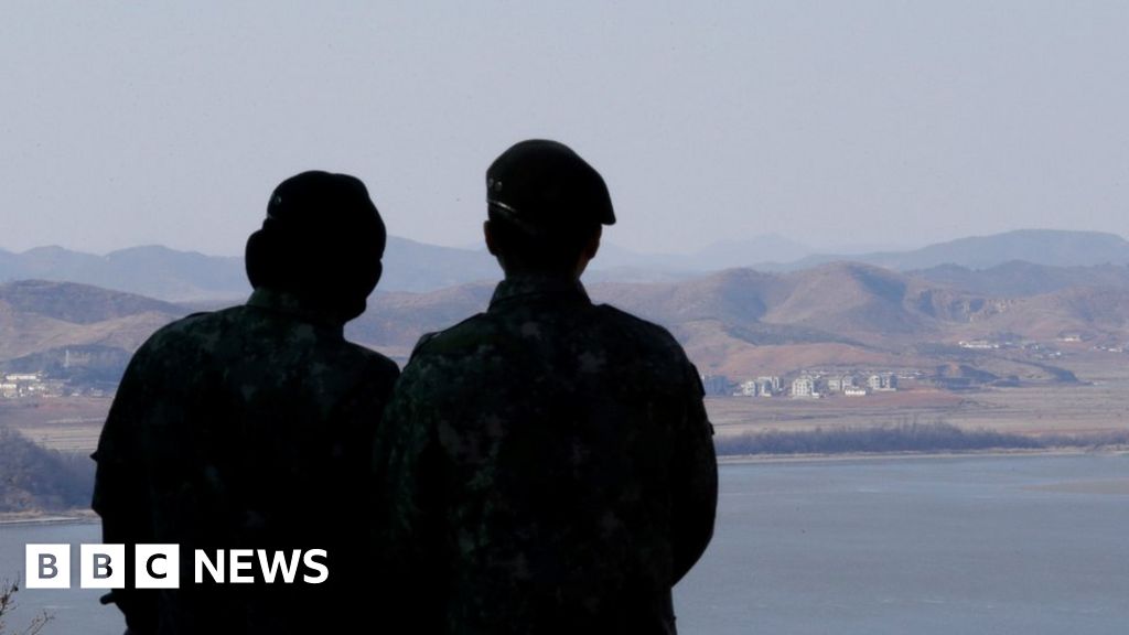 South Korea Boosts Reward For Defectors From North To $860,000 - BBC News