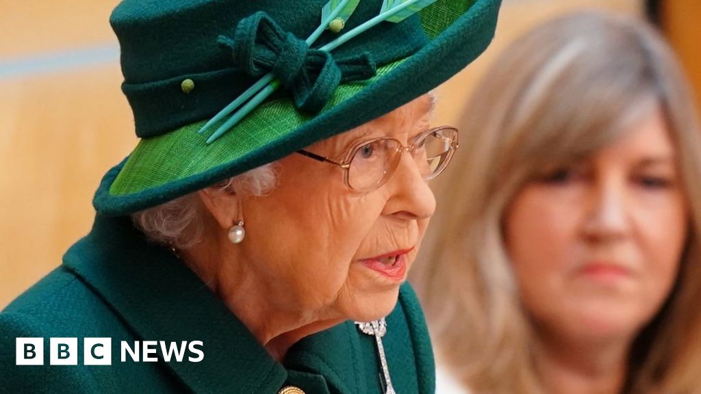 Queen officially opens the Scottish Parliament at Holyrood