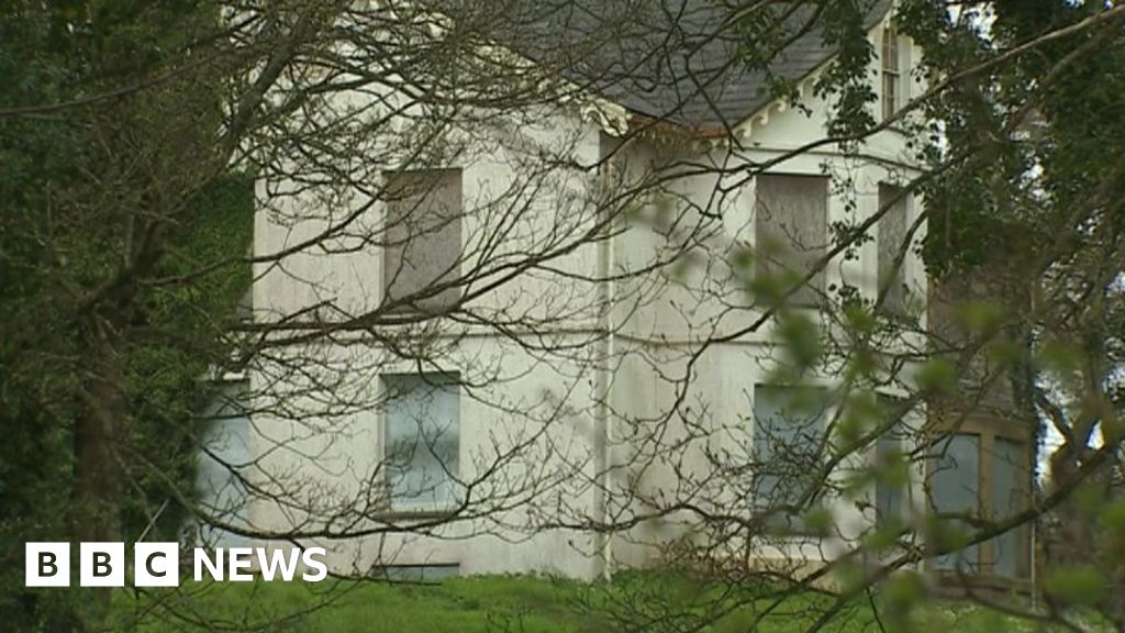 Fire which shut A487 in Caernarfon 'was arson' BBC News