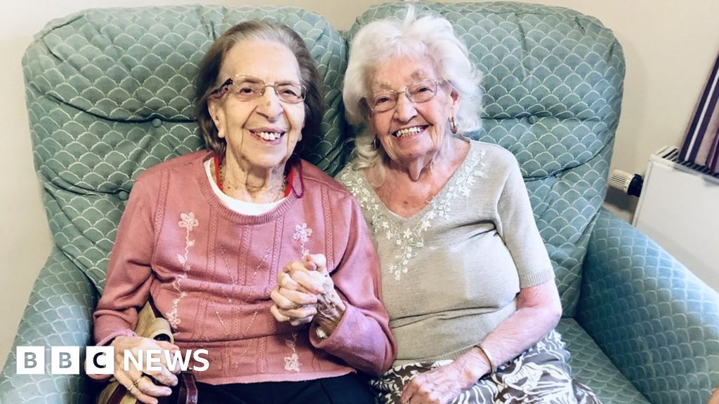Friends of 80 years move into same Mansfield care home