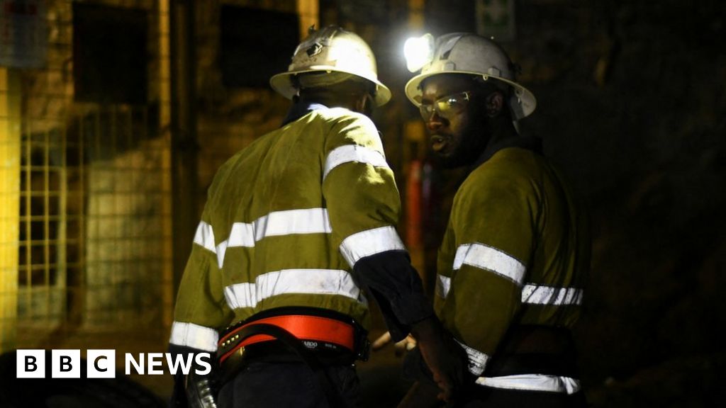 Burkina Faso trapped miners: Director fined over disaster that left eight dead