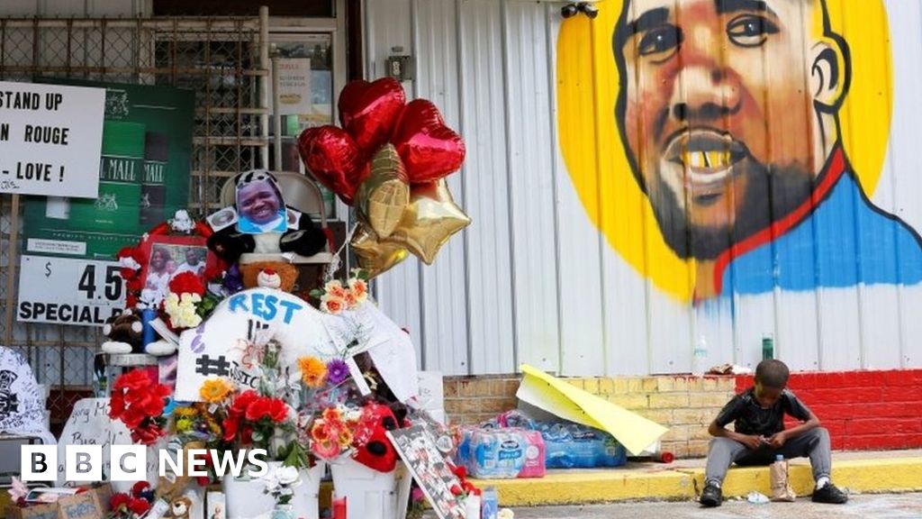 Alton Sterling No Charges In 2016 Fatal Police Shooting Bbc News 