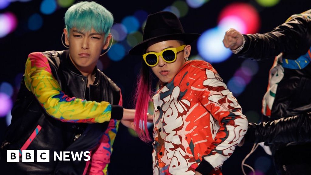 Virtual South Korean K-pop Star Apoki Teams Up With Charles & Keith – WWD