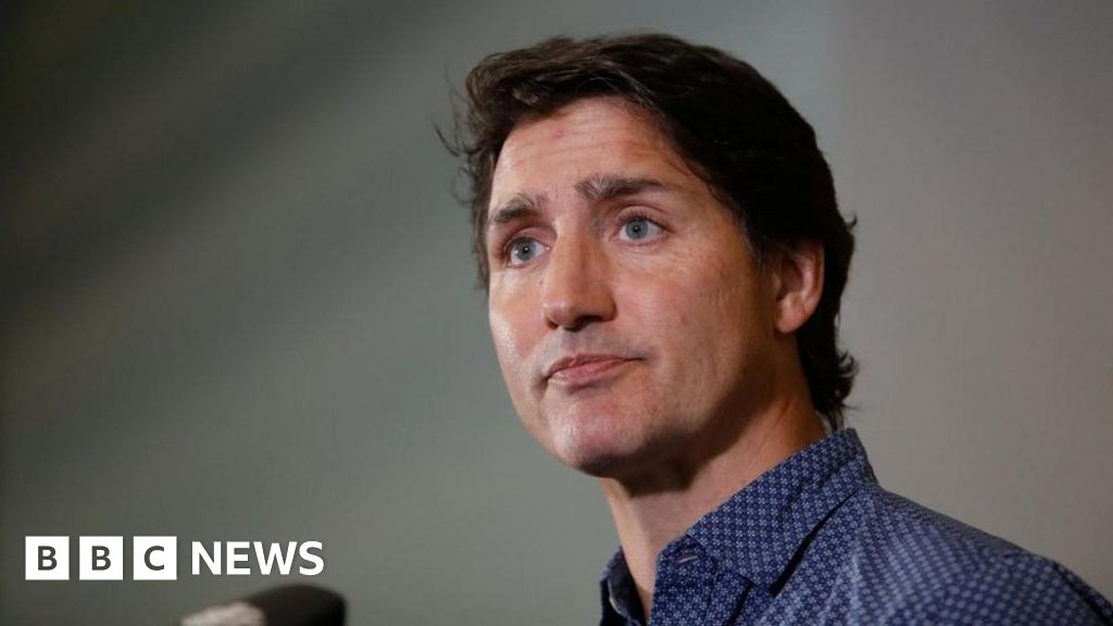 Canada wildfires: Trudeau criticises Facebook over news ban amid crisis