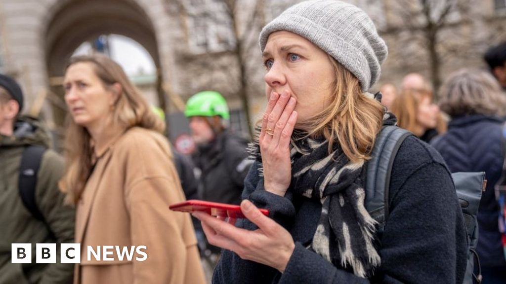 Børsen Fire: Dinamarca sofre com a destruição de Notre Dame