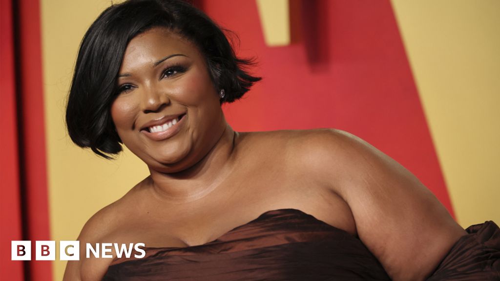 Lizzo Explains She's Not Leaving the Music Industry, Just 'Negative Energy'