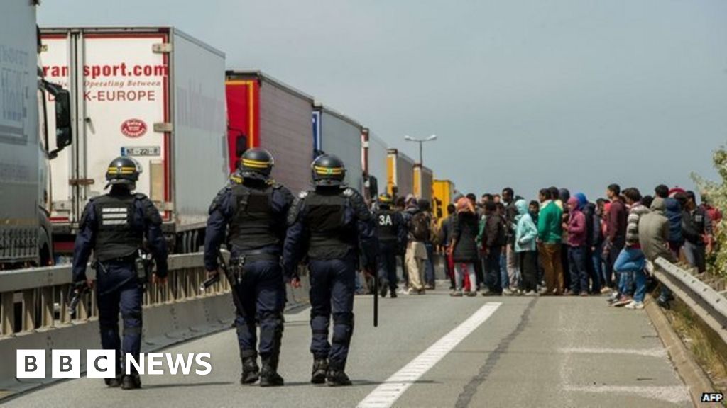 Calais migrants How is the UKFrance border policed? BBC News