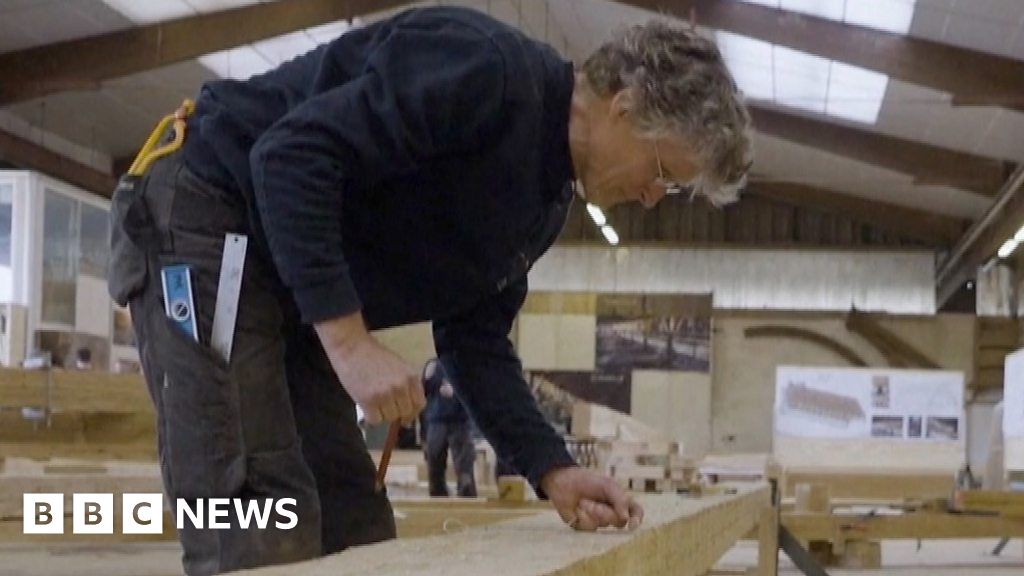 us-carpenter-helps-rebuild-notre-dame-cathedral