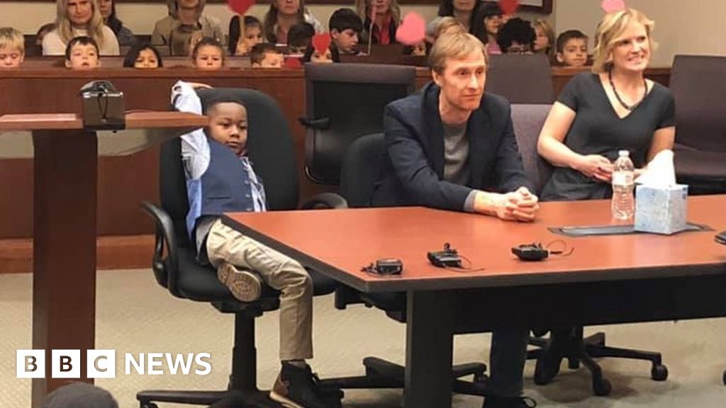 Boy, 5, invites entire class to watch his adoption