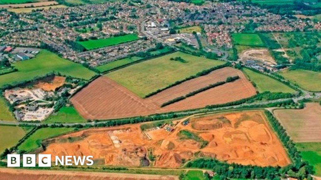 Faringdon quarry development plans under review 