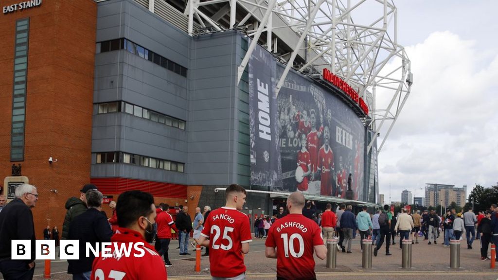 Manchester United v Leeds: Six arrests made before game