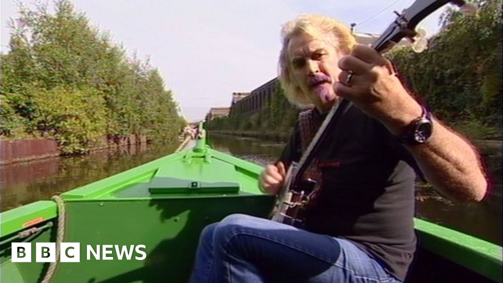 Billy Connolly forced to give up banjo because of Parkinson's BBC News