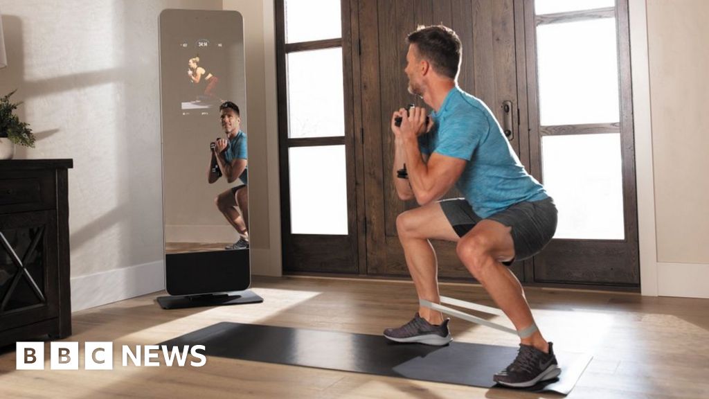 The high-tech fitness mirrors that aim to get you exercising more - BBC News
