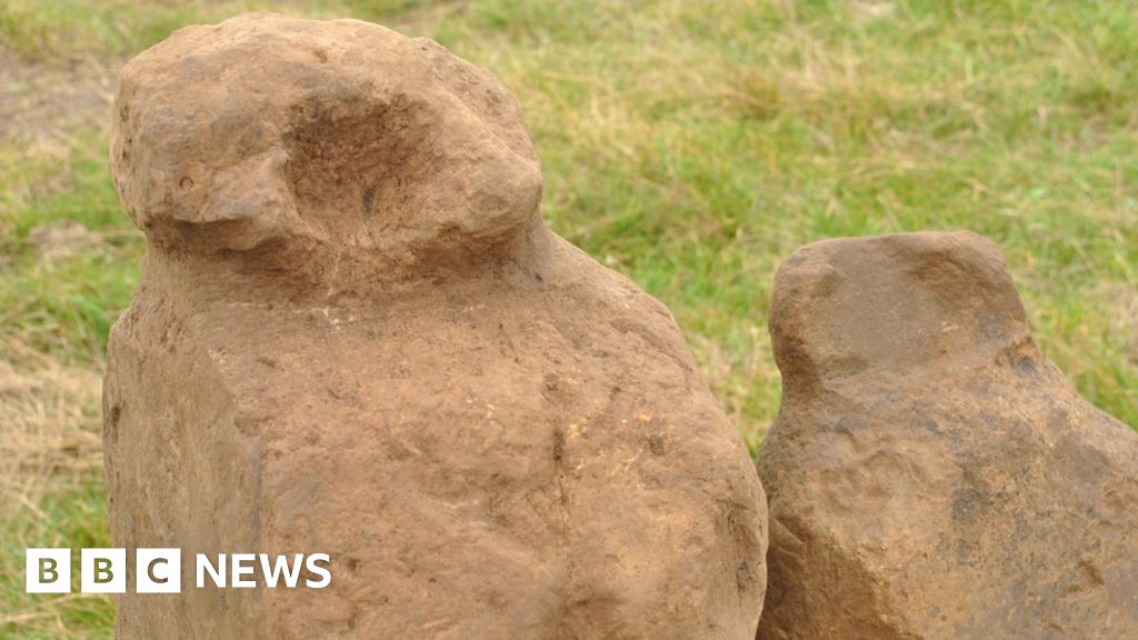 Nine 'amazing' Bronze Age figurines found at Orkney dig BBC News