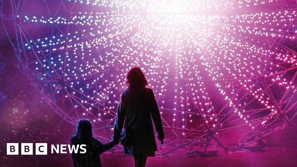 In Pictures Illuminations show attractions in a different light BBC News