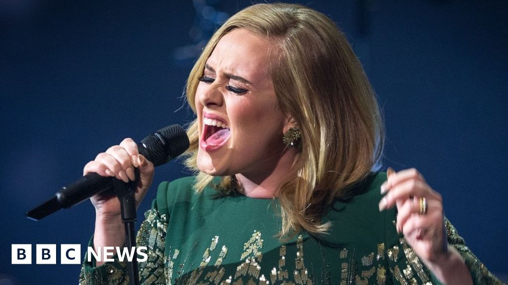 Adele's comeback album 25 breaks US records - BBC News