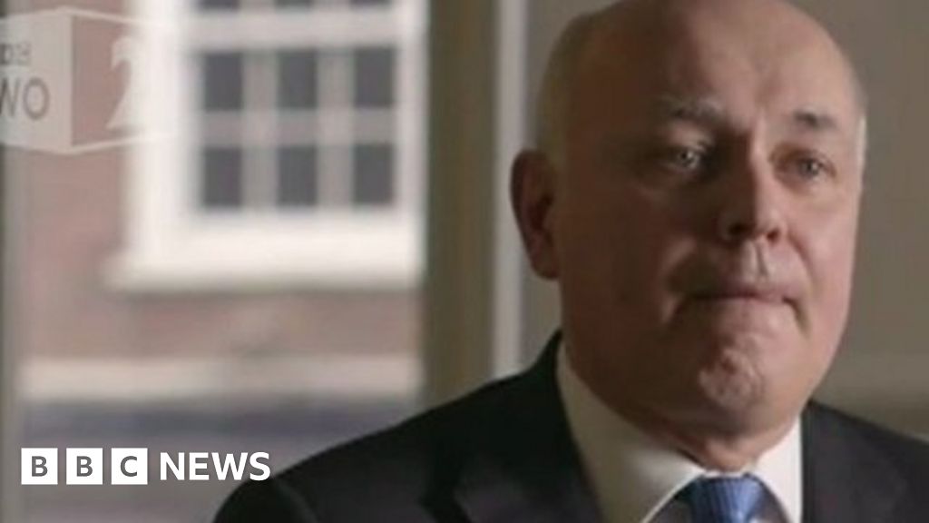 Iain Duncan Smith Tearful Over Single Mum BBC News    89087455 89087316 