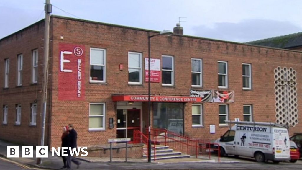 Deaf campaign for new Bristol social club BBC News