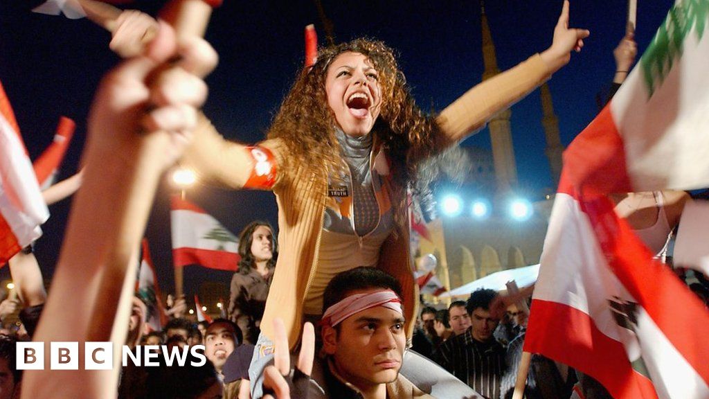 What Links Street Protests Around The World Bbc News 3864