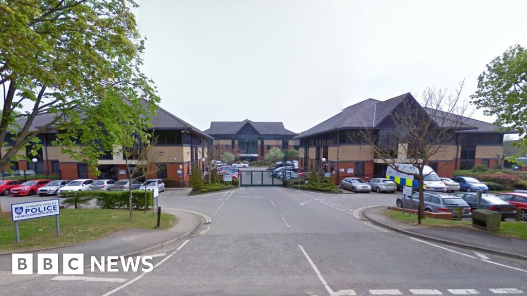 Thames Valley Police officer sacked over domestic abuse BBC News
