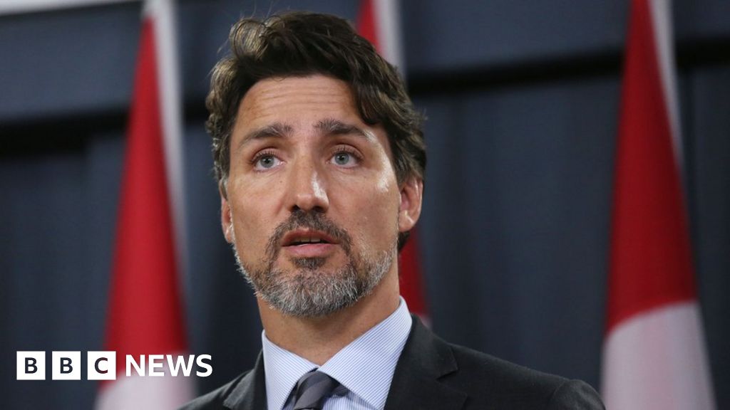 Rail blockades 'must come down', says Trudeau