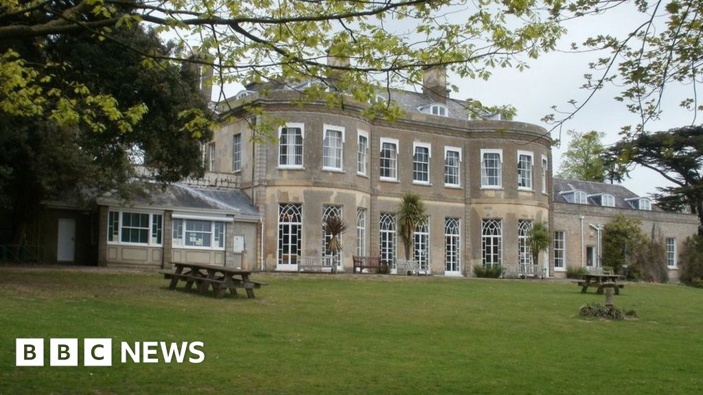 Poole's Upton Country Park and house renovation plan BBC News