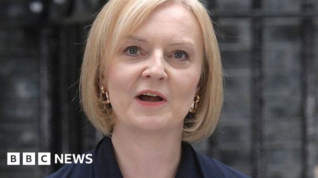 Liz Truss: General election needed, says Mark Drakeford - BBC News