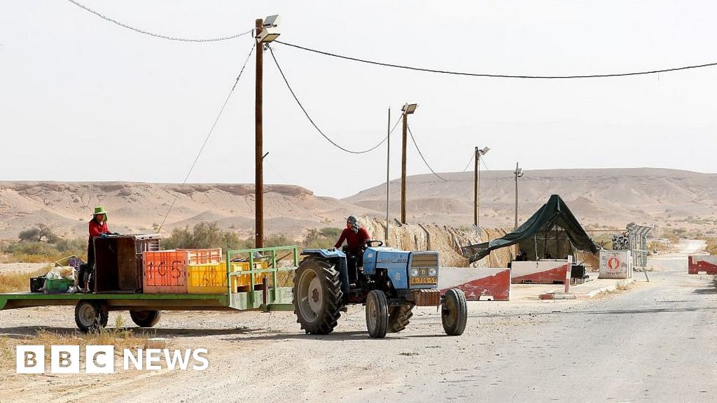Jordan farm fire: Pakistanis die as blaze sweeps through makeshift homes