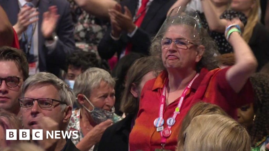 Sir Keir Starmer heckled at Labour Party conference