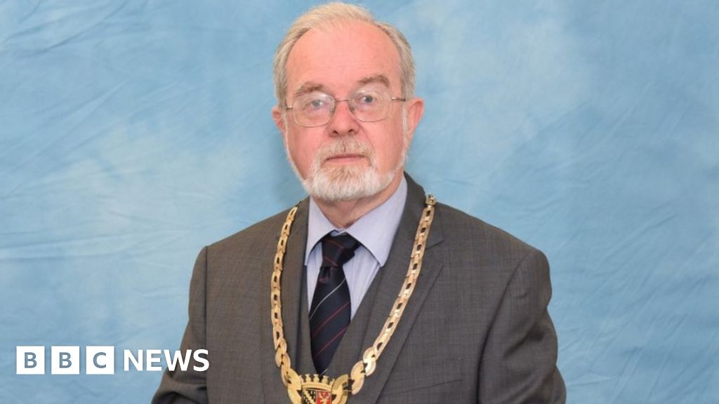 Tribute paid after death of Falkirk Council provost BBC News