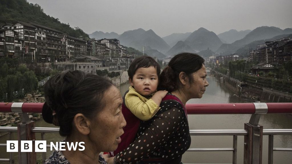 China arrests over illegal network determining baby gender BBC News