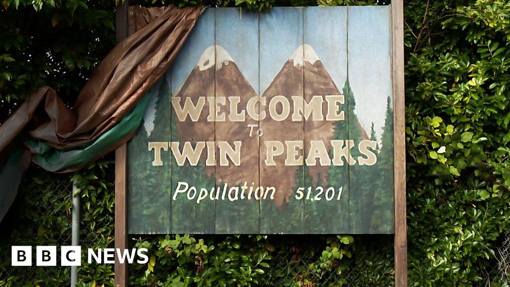 It is happening... again. Twin Peaks returns - BBC News
