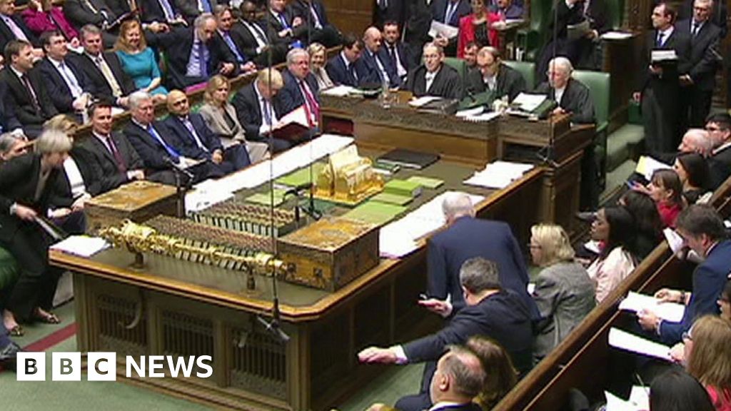 Labour deputy leader 'dabs' during PMQs - BBC News