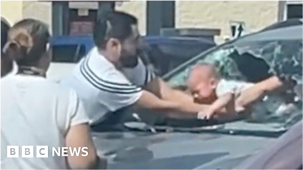 Watch father smash windscreen to save baby in Texas