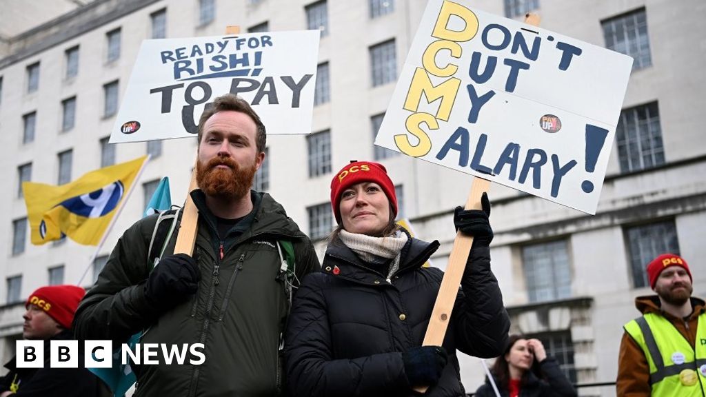 Civil servants strike action widens over pay offer