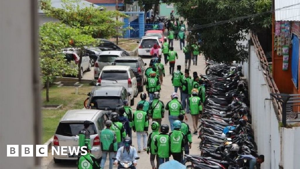 Motorcycle Taxi Drivers Storm Indonesia Hospital To Get Baby S