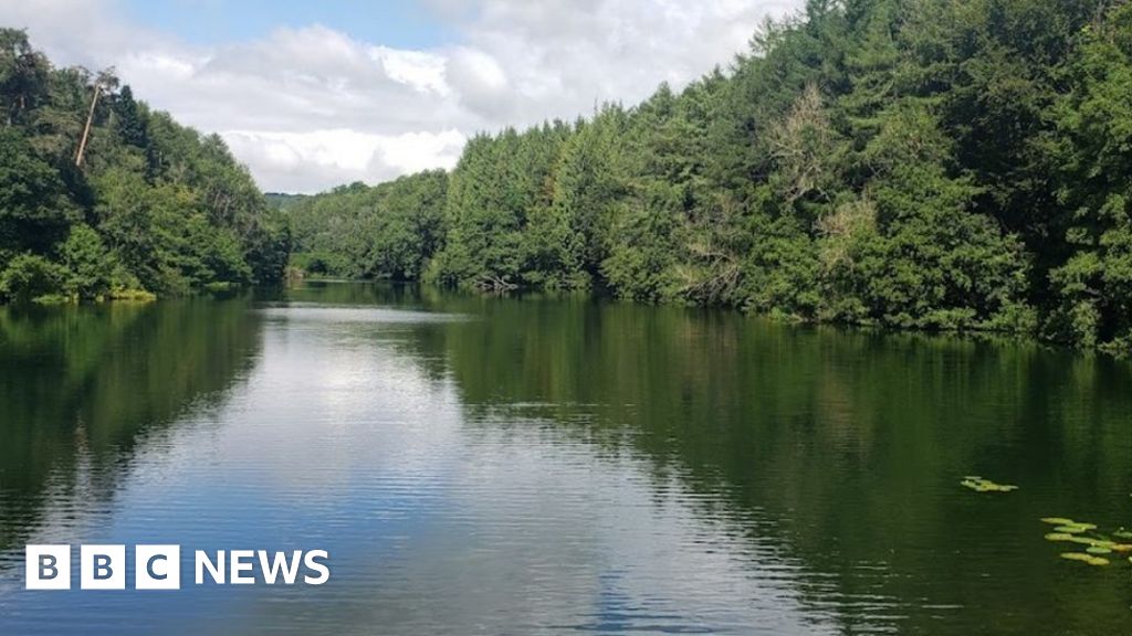 Body found after Stroud man entered Woodchester Park lake