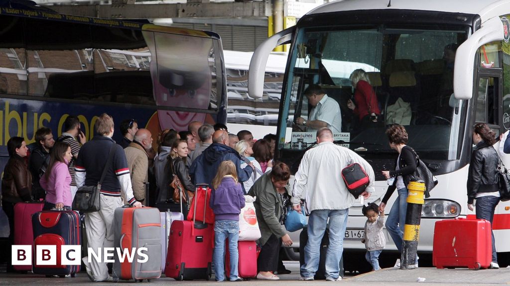 Call To Ban Unskilled Migrants For Five Years After Brexit - BBC News