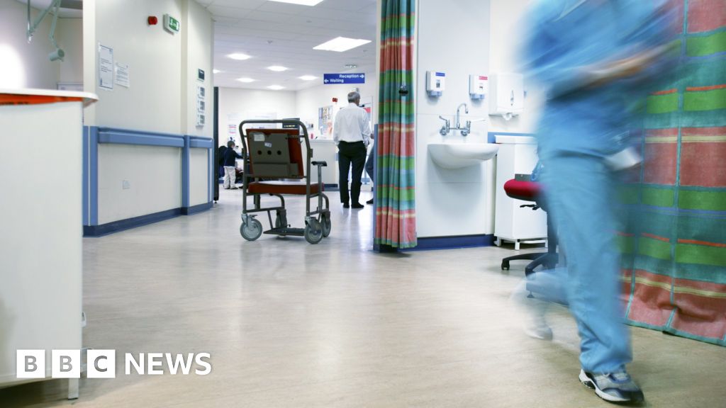 Hundreds of NHS buildings contain asbestos, says TUC