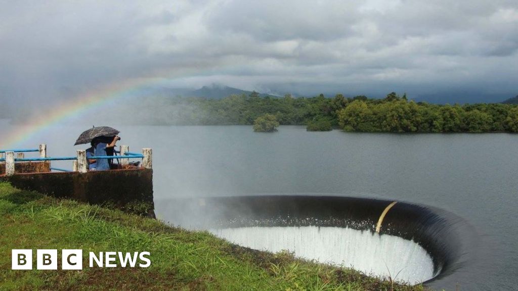 The underwater Indian village that emerges once a year BBC News