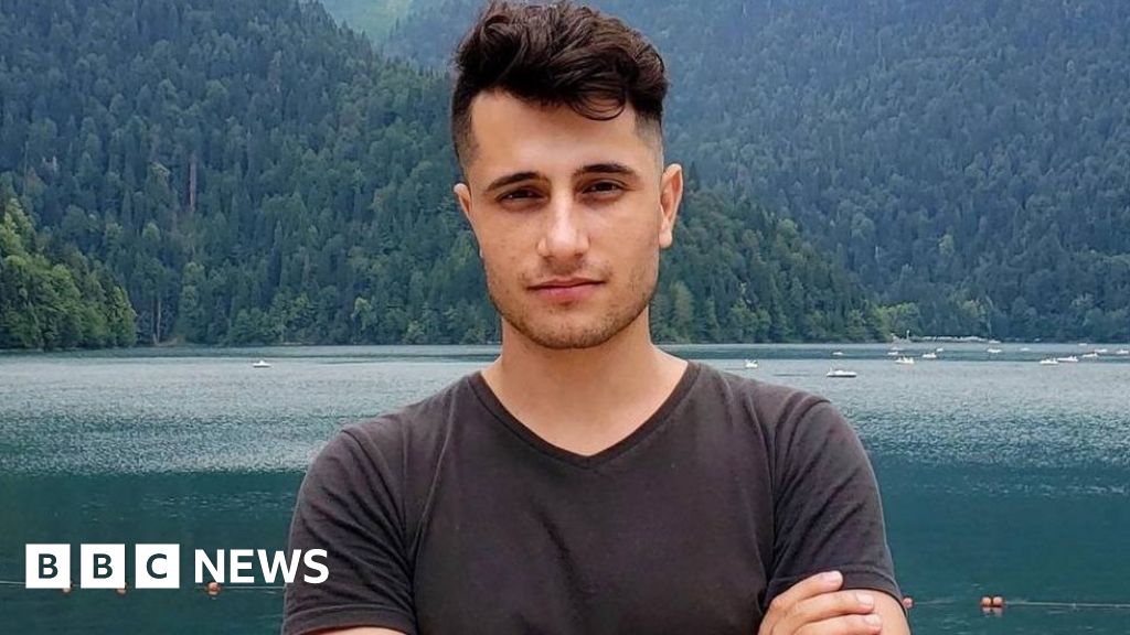 War in Ukraine: Anti-war opinions can cost Russians their jobs