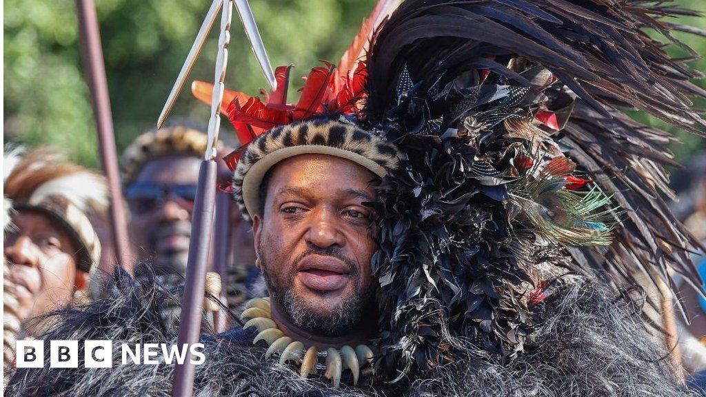 Официалното коронясване на зулуския крал от президента Рампахоса е невалидно, съдебните правила