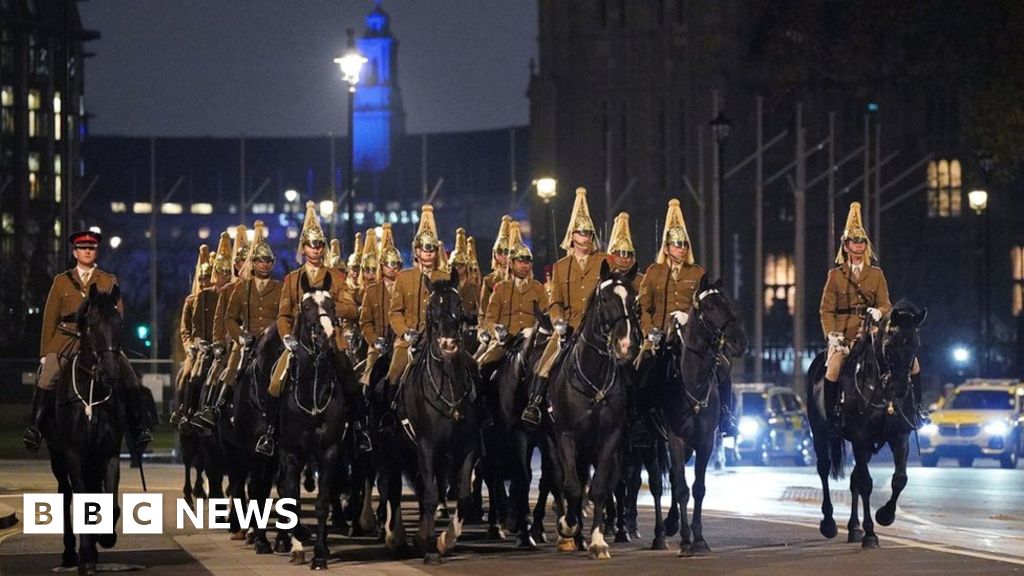 King Charles coronation: Troops take part in midnight rehearsal
