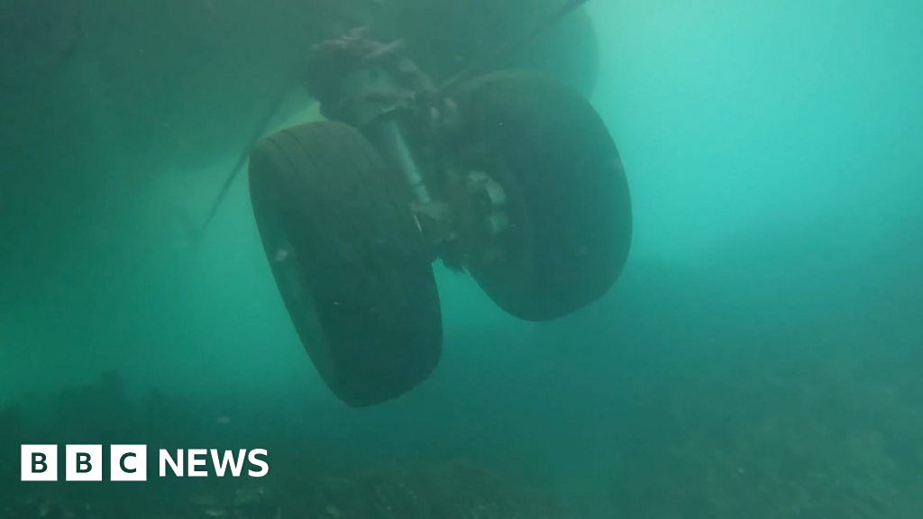 Watch: Divers film US Navy plane that crashed in Hawaii