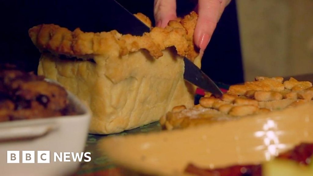 Who Banned Mince Pies In The 17th Century Mince pie recipe from 17th Century uncovered - BBC News