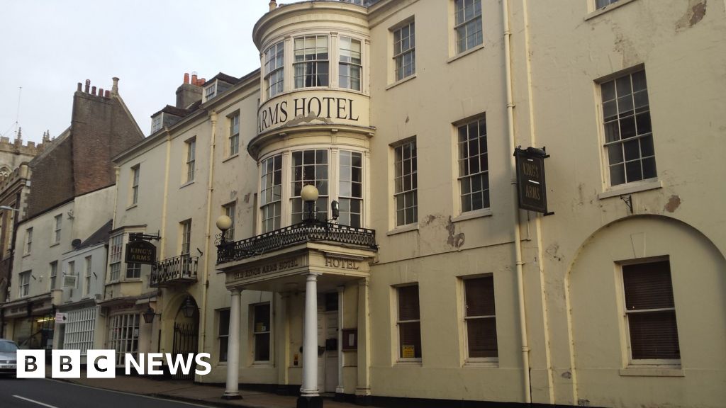 Reopening of Hardy's 'Casterbridge' hotel delayed BBC News