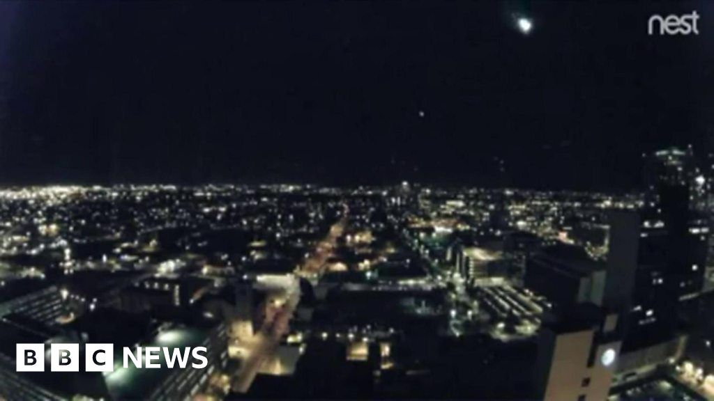 Meteor streaks across Arizona sky BBC News